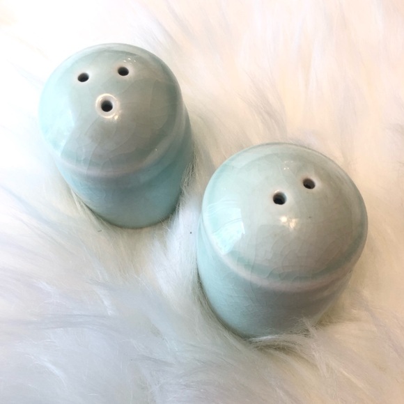 Light Teal Blue Salt & Pepper Shaker Set - Picture 3 of 4